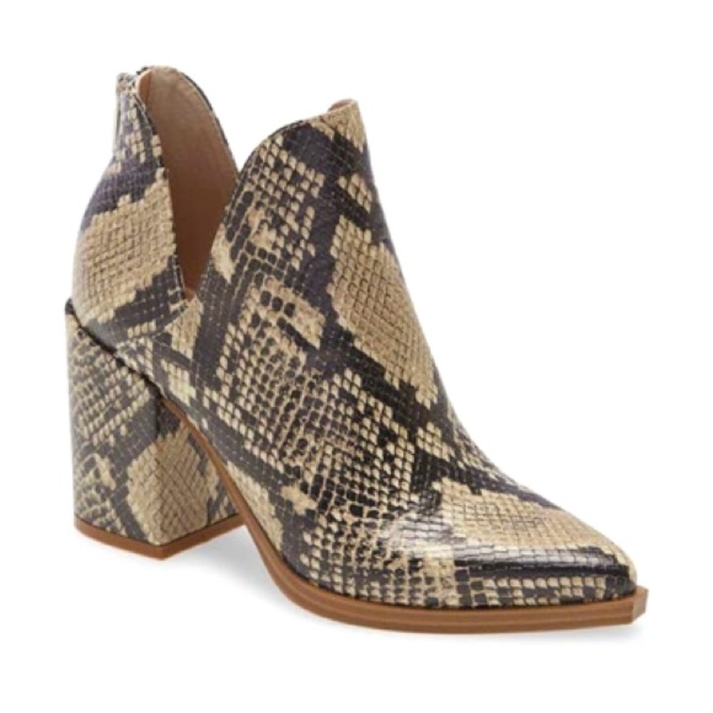 Steve Madden Cedar Bootie Size 7.5 Snake Print Point Toe V Cut Block Heel